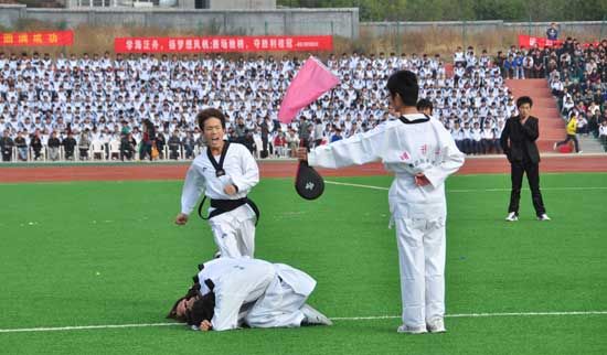 开幕式的空手道表演