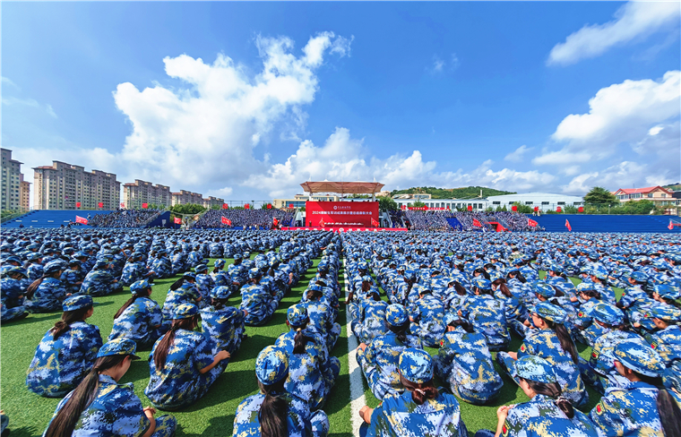 2024级新生军训成果展示暨总结表彰大会隆重举行